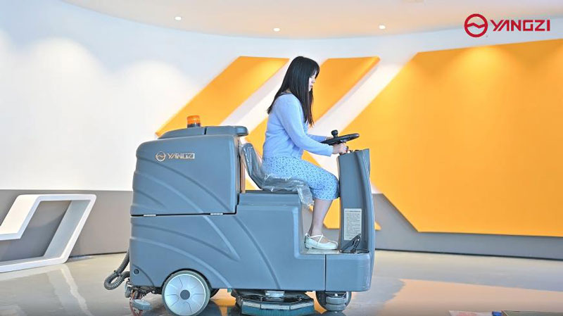 電池供電的洗地機(jī)的優(yōu)勢！