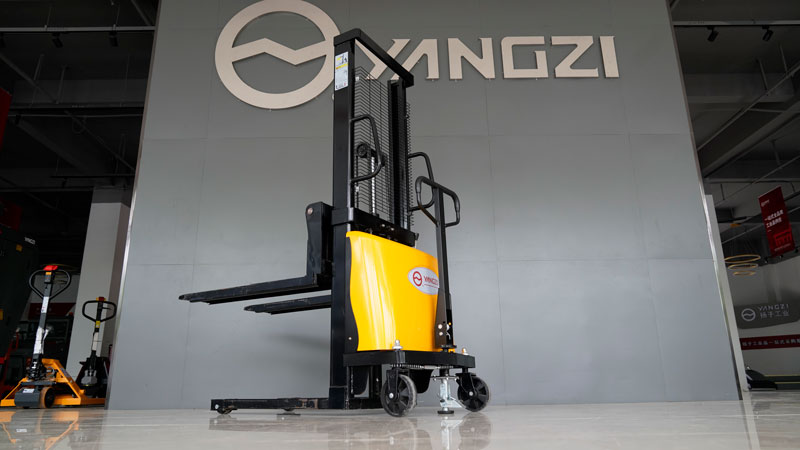 從 IC 叉車轉(zhuǎn)換為電動(dòng)叉車 從 IC 叉車轉(zhuǎn)換為電動(dòng)叉車